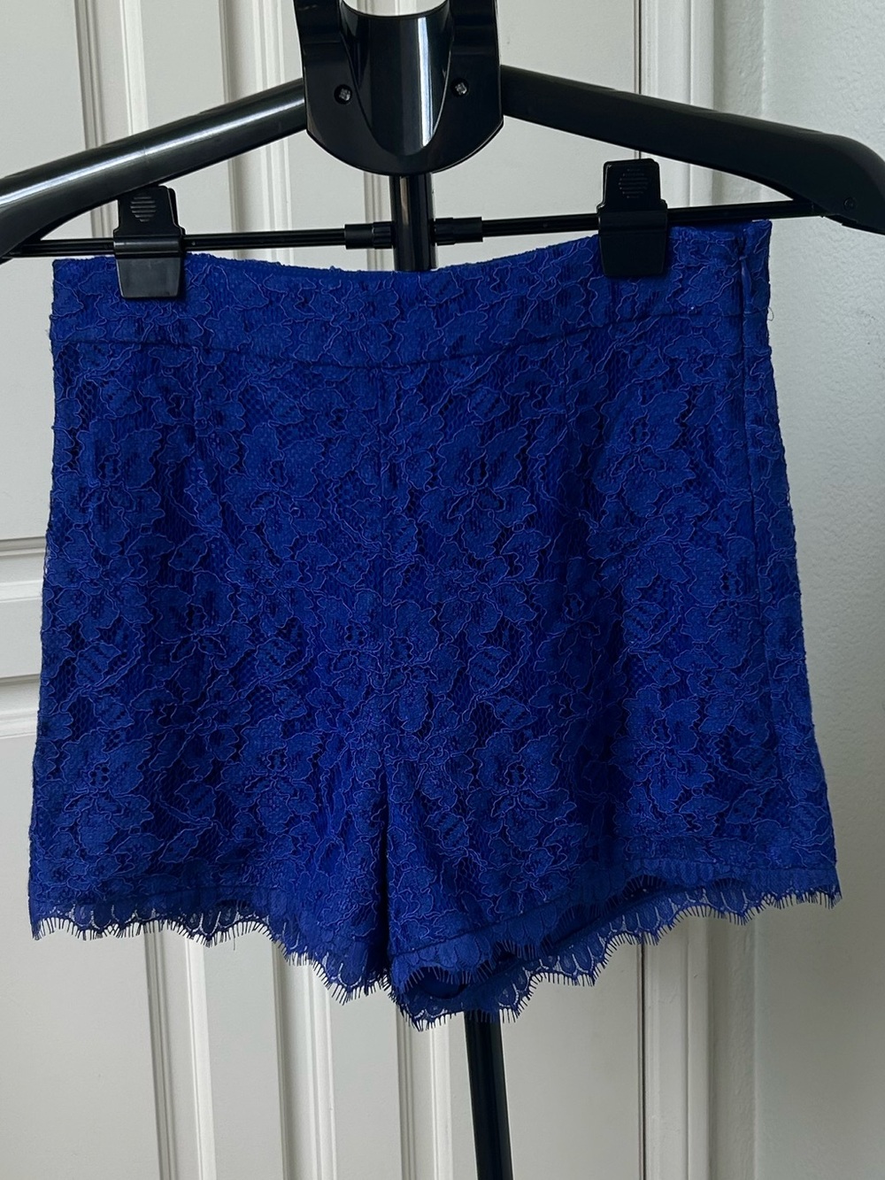 Diane von Furstenberg Royal Blue Lace Shorts | Eyelash Hem Designer Size 0